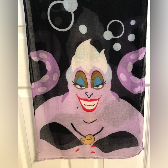 Ursula DisneyParks Lightweight Scarf - Picture 1 of 7
